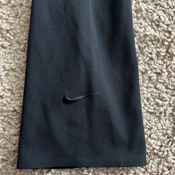 Nike High-Waisted Leggings - Picture 4 of 5